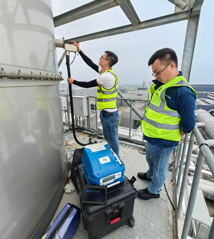 配合湖北環(huán)境監(jiān)測站進(jìn)行非甲烷總烴項目現(xiàn)場測試